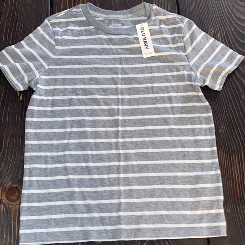 Old Navy tshirt